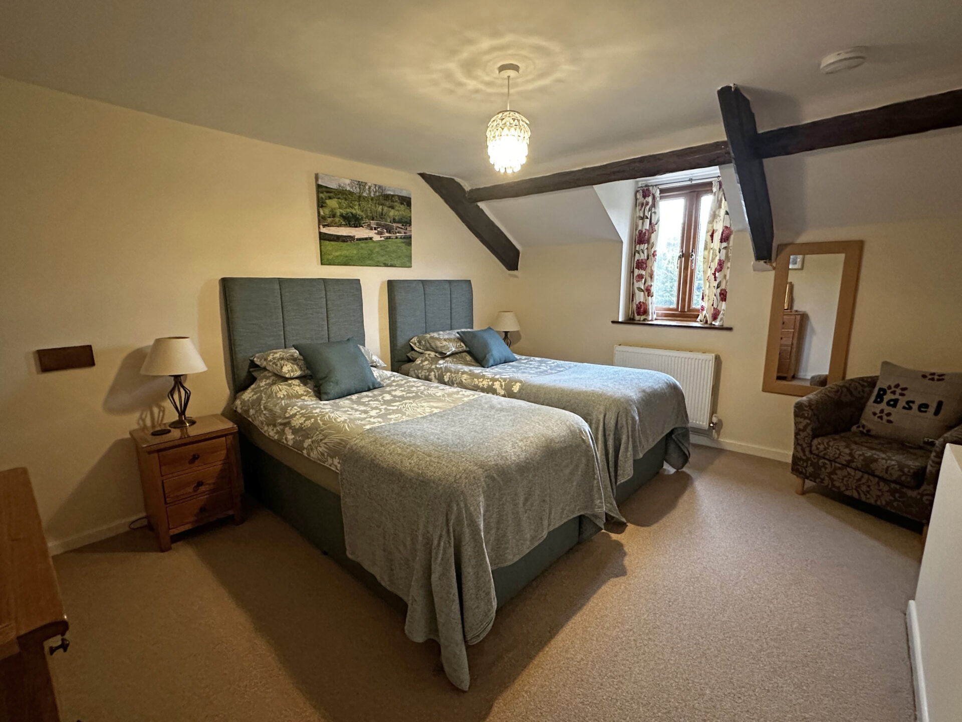 Twin Bedroom with Zip and Link Beds, Twin Room, Super-King Bed, Country Cottage, Rural Retreat, Basel Cottage, Llandovery, Carmarthenshire, Wales, Brecon Beacons, Holiday Cottage Wales